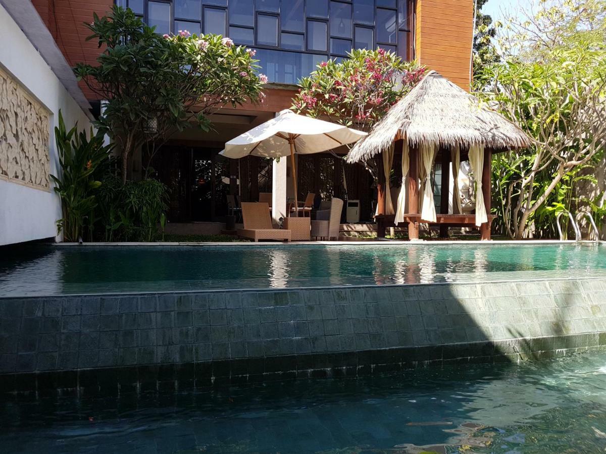 Narisha Guesthouse Kupang  Extérieur photo